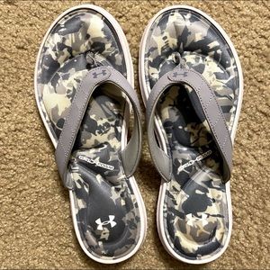 Under Armor Women 9 Memory Foam Flip Flops